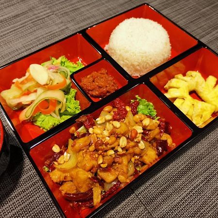Triniti Hotel Jakarta Luaran gambar