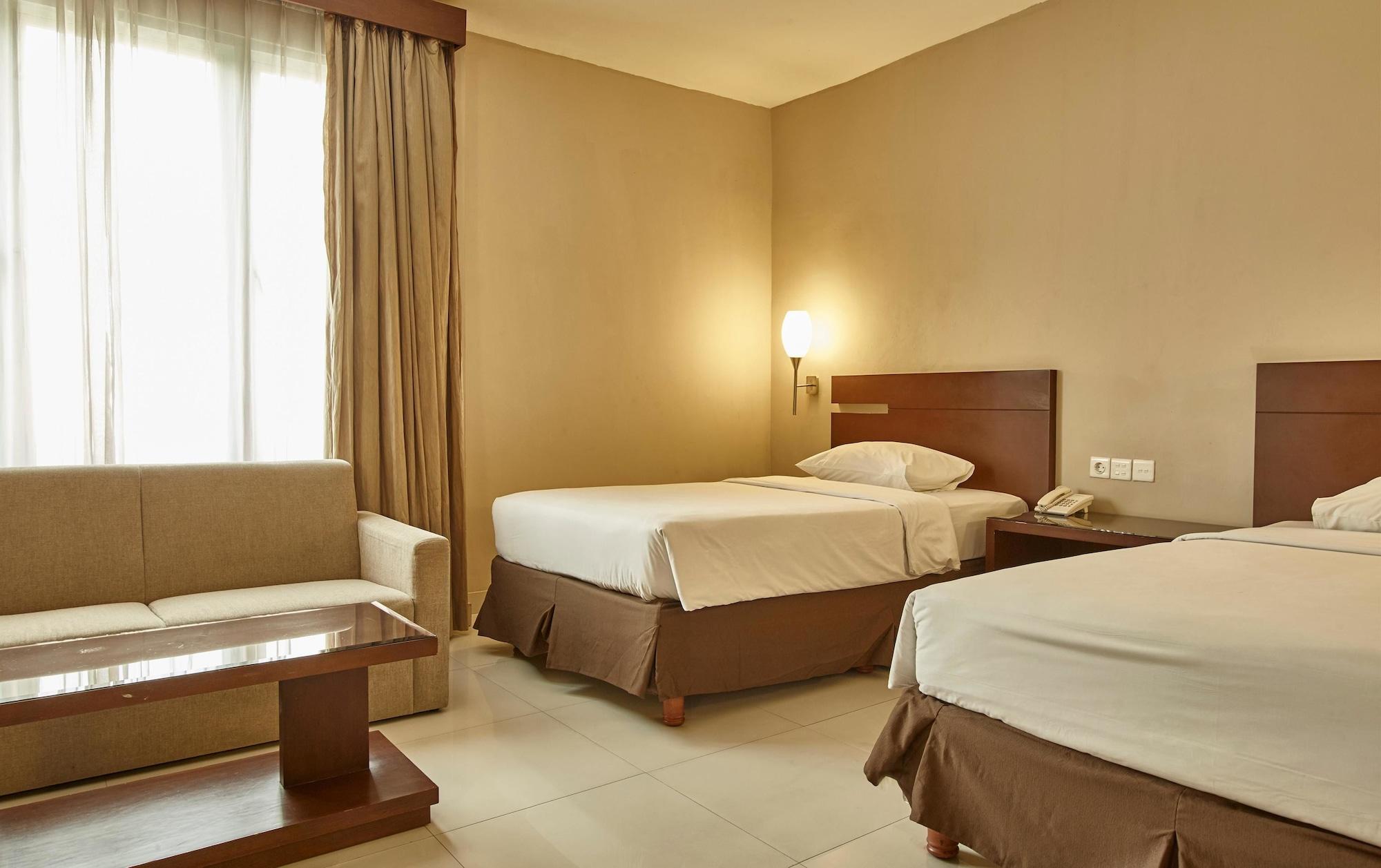 Triniti Hotel Jakarta Luaran gambar