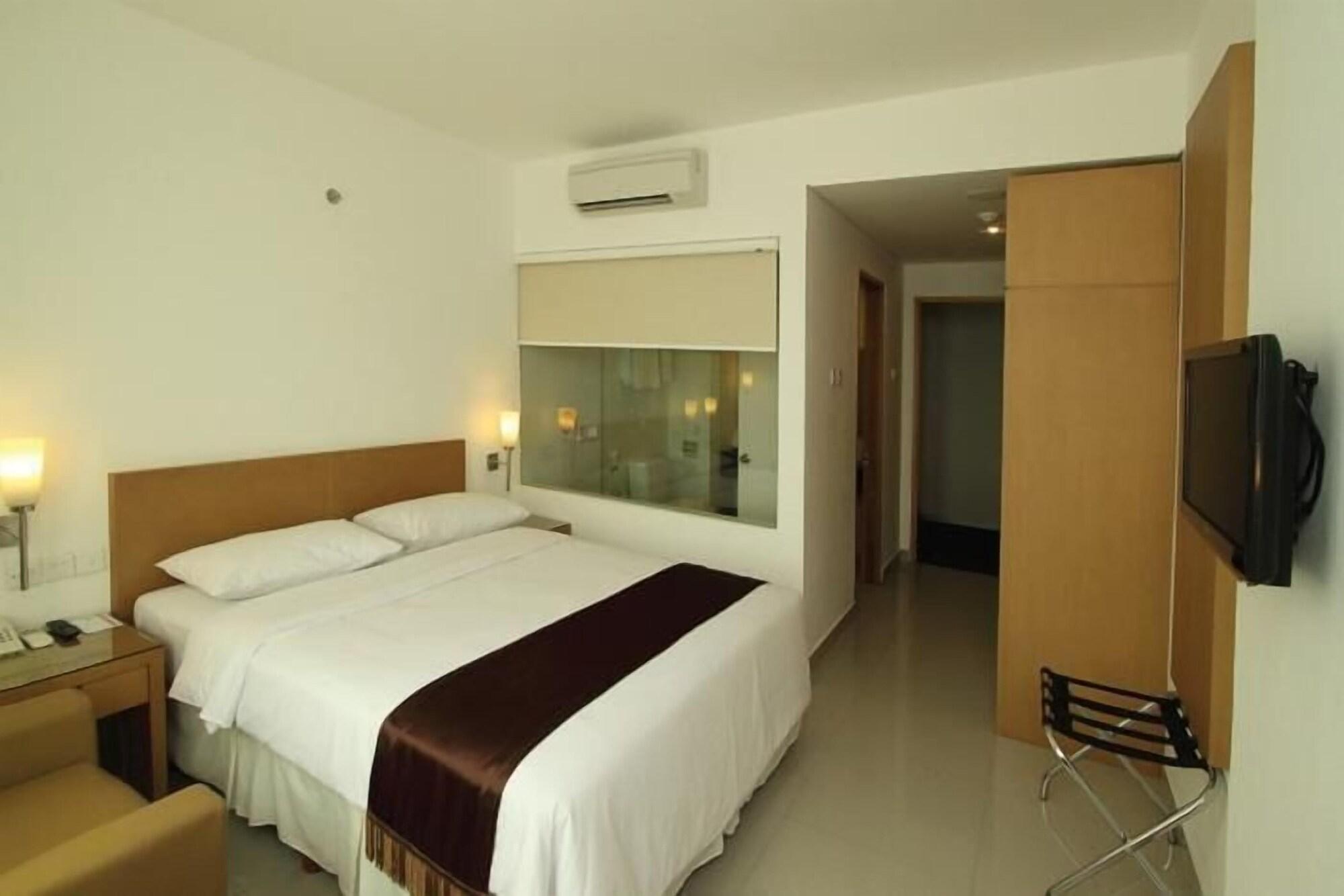 Triniti Hotel Jakarta Luaran gambar