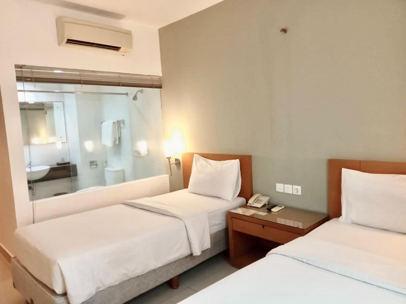 Triniti Hotel Jakarta Luaran gambar