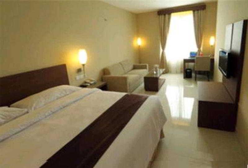 Triniti Hotel Jakarta Luaran gambar