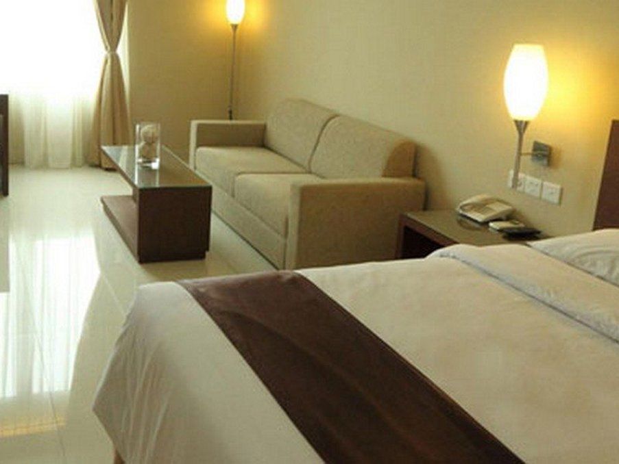 Triniti Hotel Jakarta Luaran gambar