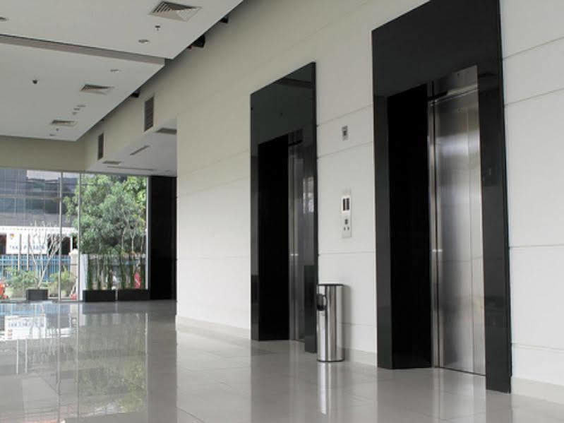 Triniti Hotel Jakarta Luaran gambar